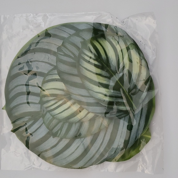 ASSORTED PACKAGES FAUX PICKS LEAVES - Picture 2 of 4